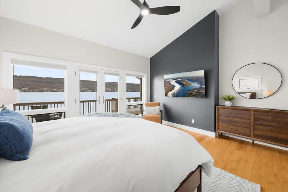 TV and multimedia, Bedroom, Lake view, Lake view