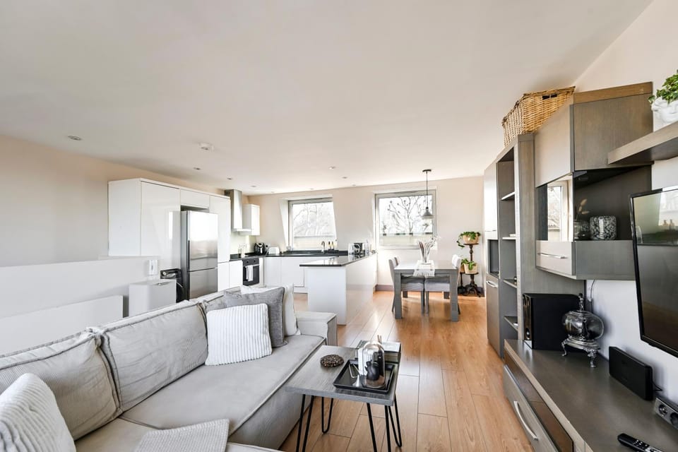 Communal lounge/ TV room, TV and multimedia, Living room