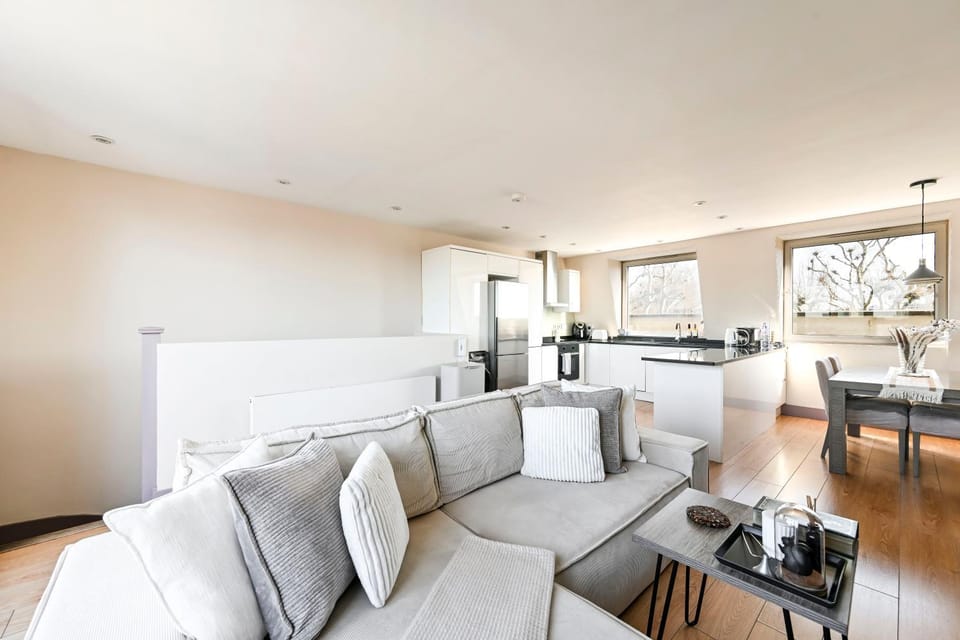Kitchen or kitchenette, Living room