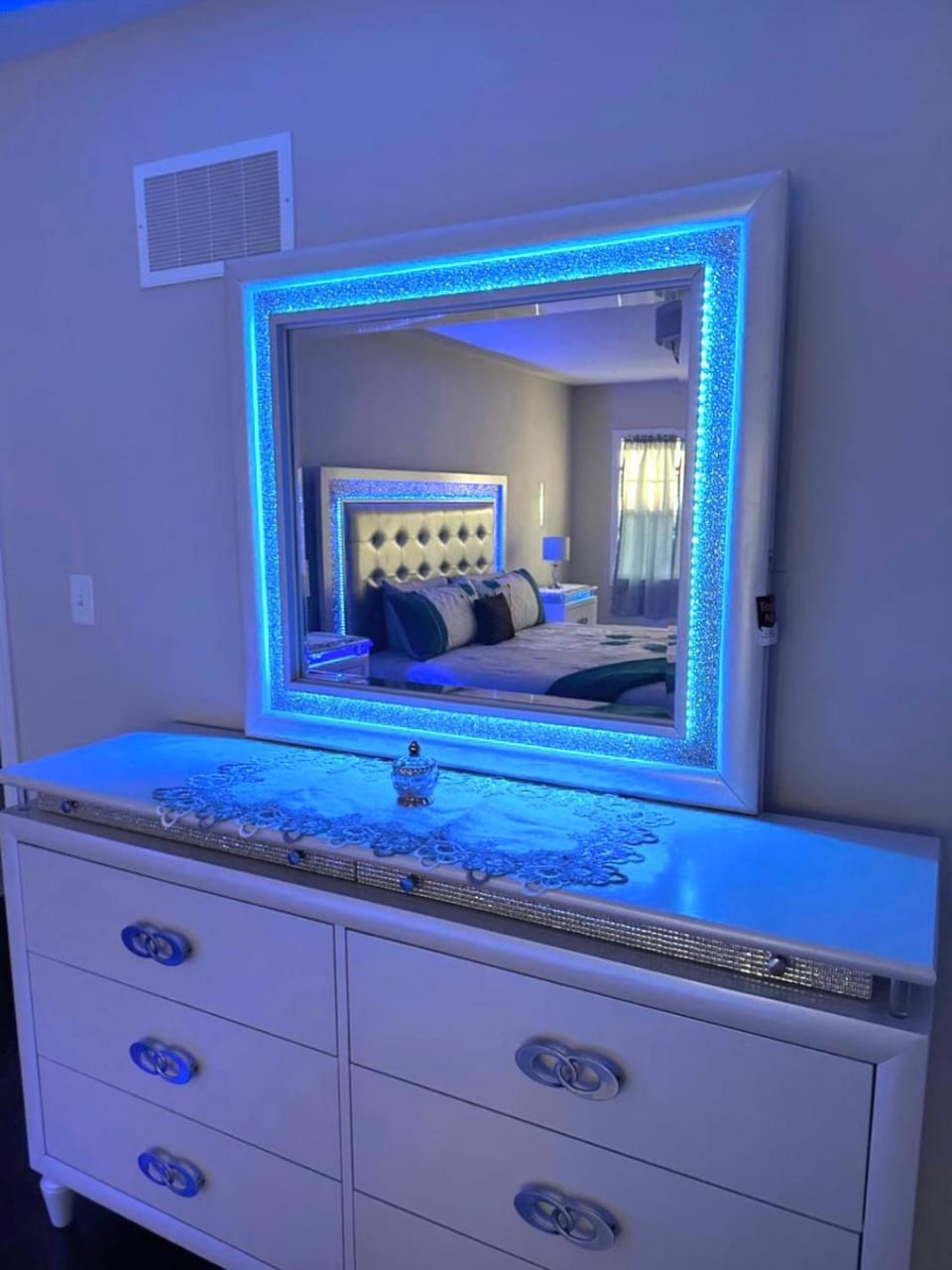 Spacious family friendly 2 bedroom home Apartment in Halton Hills