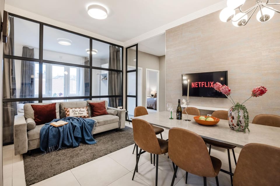 TV and multimedia, Living room, Dining area