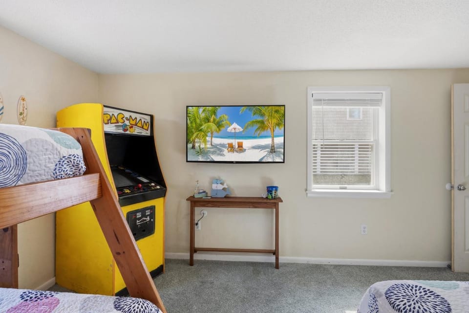 5085 - Knapp's at the Beach House in Kill Devil Hills