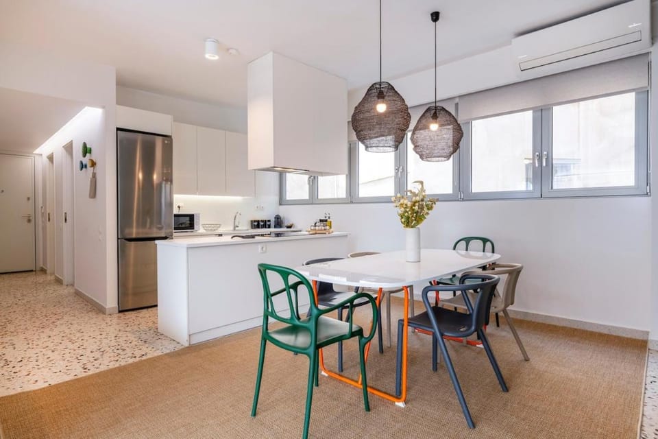 The HostMaster Terrazzo Lighthouse Apartment in Athens
