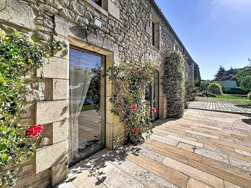 Property building, Spring, Day, Garden, Garden view