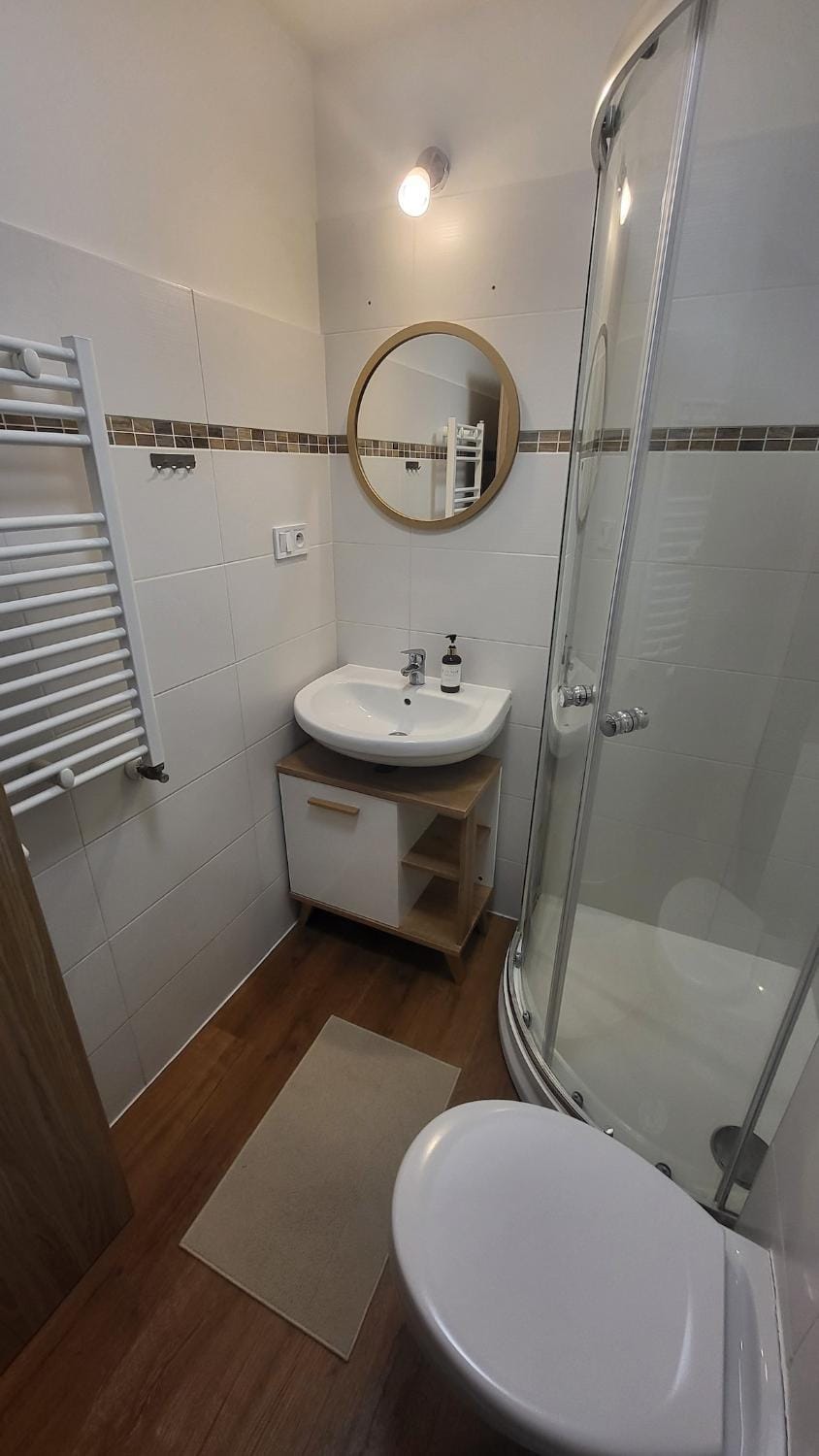 Shower, Toilet, Bathroom