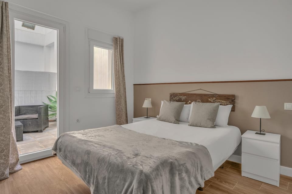 Patio, Bed, Bedroom