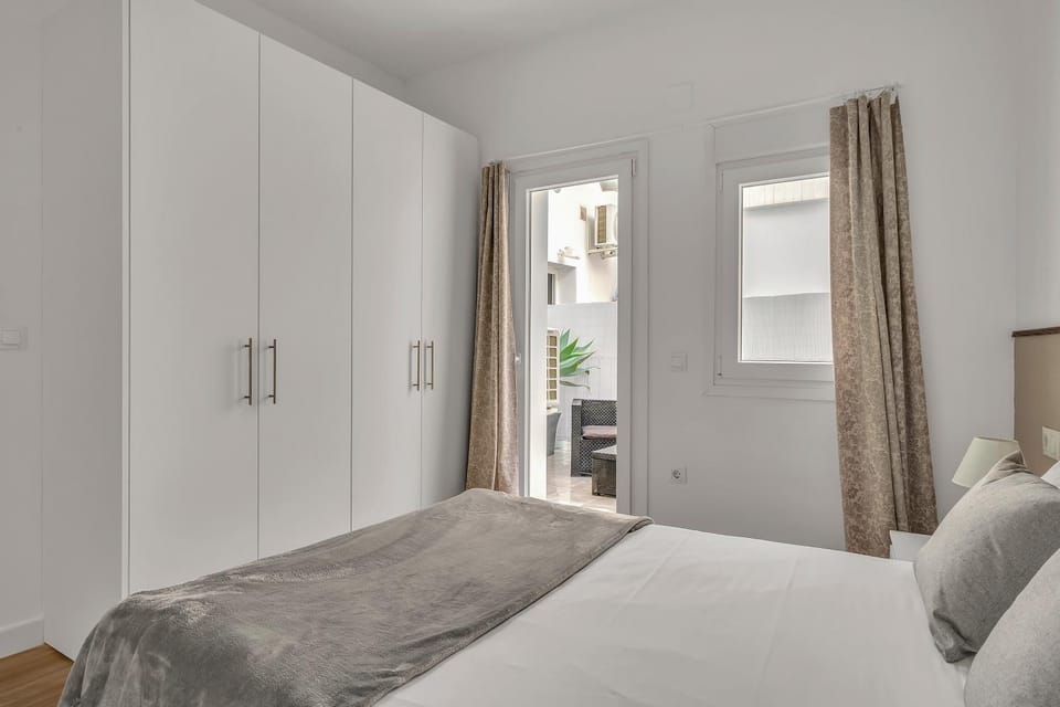 Patio, Bed, Bedroom, wardrobe