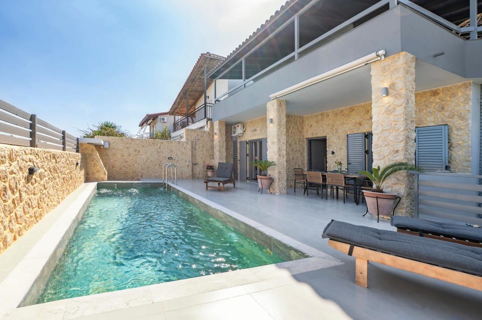 Property building, Patio, Balcony/Terrace, Pool view, Swimming pool