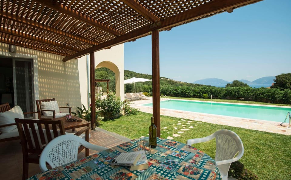 Villa Harmony Villa in Karavomylos