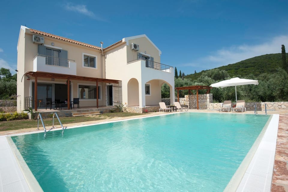 Villa Harmony Villa in Karavomylos