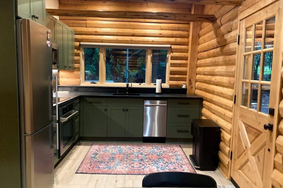 Cabin Fever Cabin in Gualala