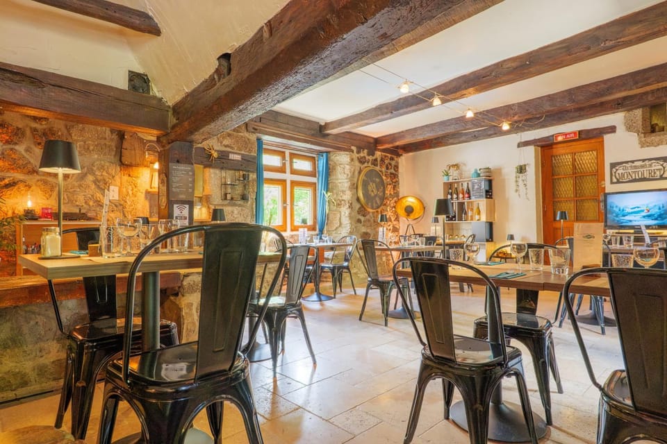 Les Terrasses de Montouret Bed and Breakfast in Auvergne-Rhône-Alpes