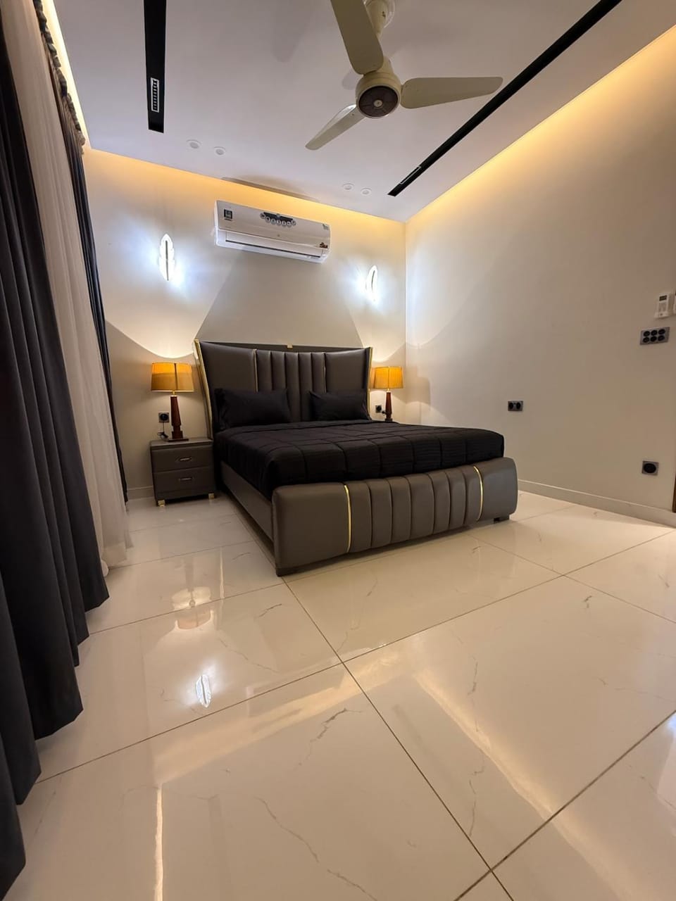 3BR Entire Designer House Families Groups DHA XI House in Lahore
