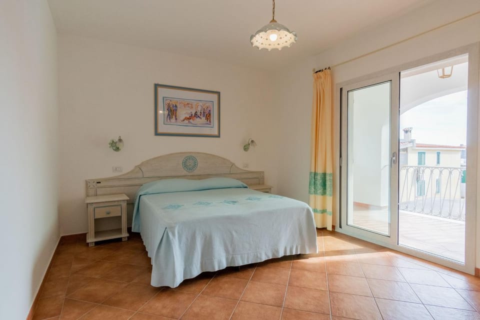 Bed, Decorative detail, Bedroom