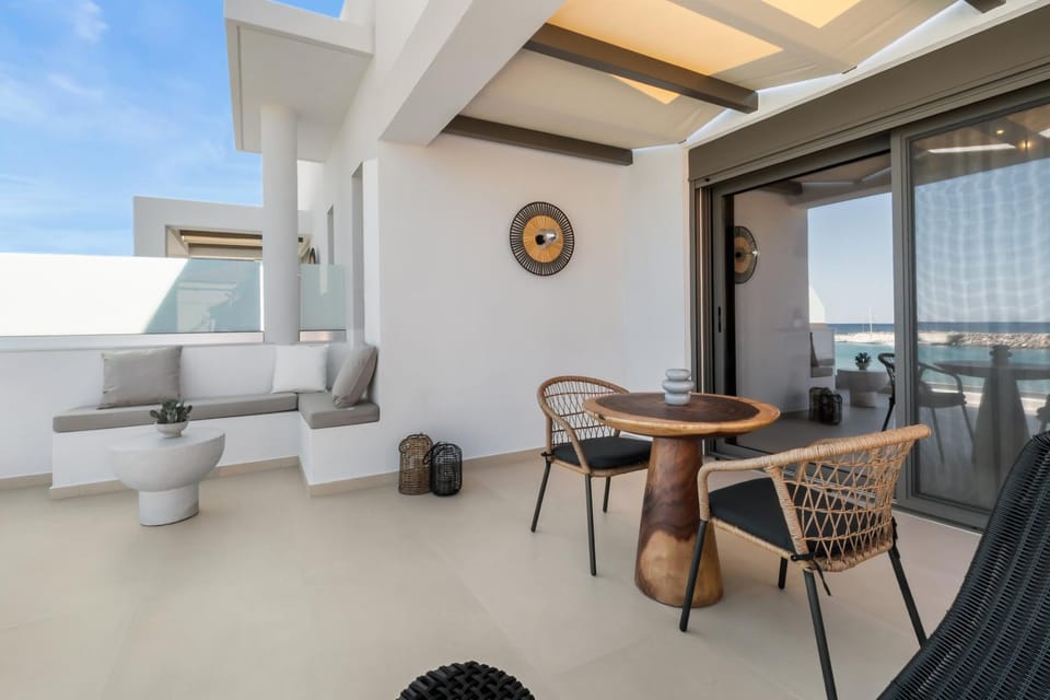 Niriis-Castle vista Apartment in Islands