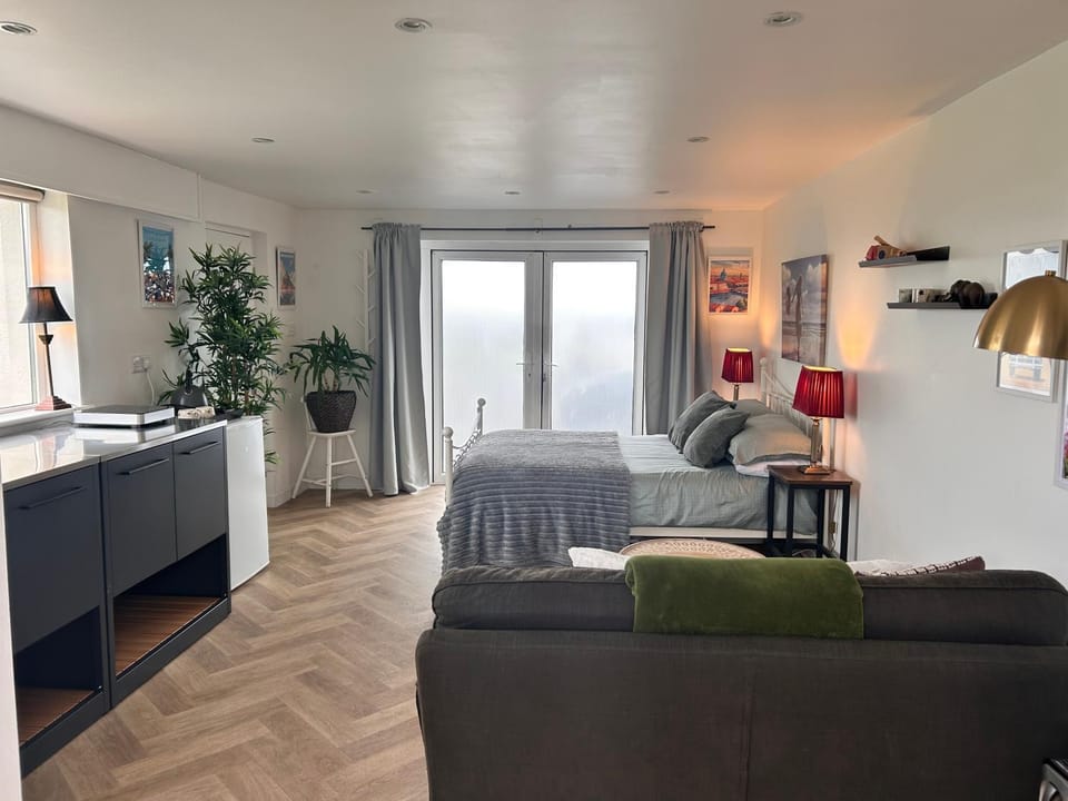 Follies Garden Studio Apartment in County Waterford