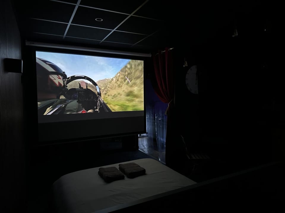 Cinéma et jacuzzi privatif, Bordeaux Apartment in Bordeaux