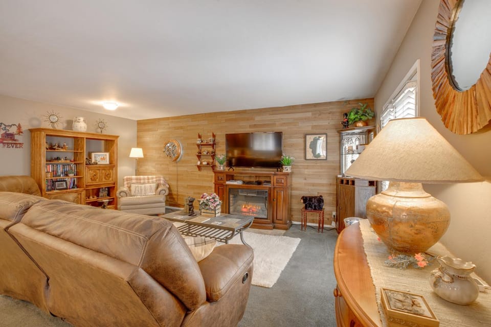 Hot Tub, 1 Mi to Beach: South Lake Tahoe Home! House in South Lake Tahoe