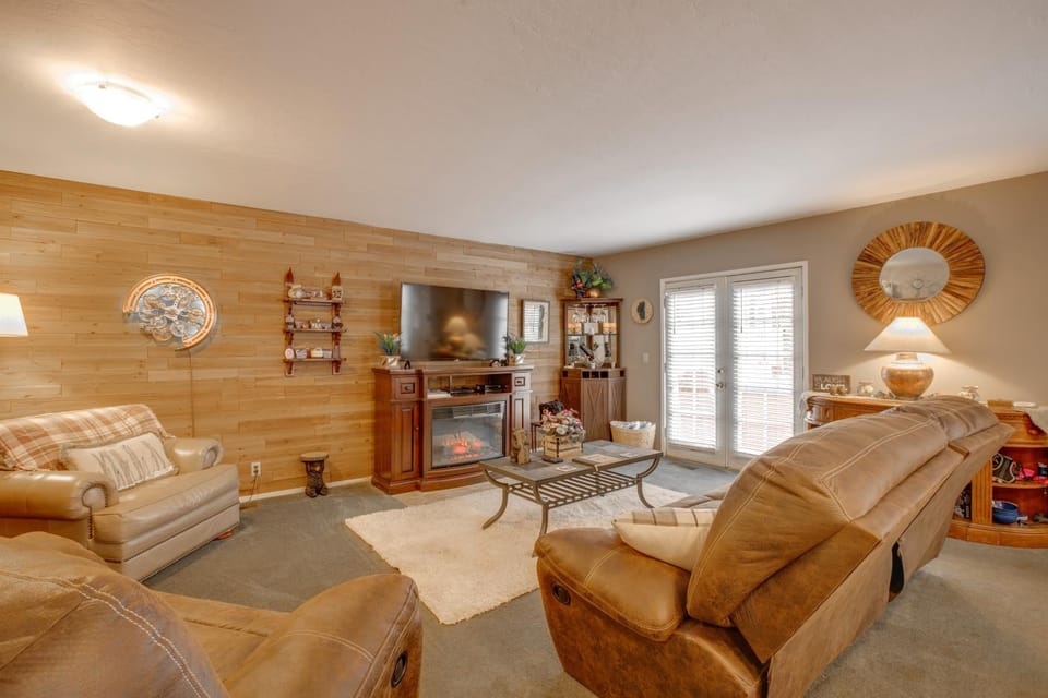 Hot Tub, 1 Mi to Beach: South Lake Tahoe Home! House in South Lake Tahoe
