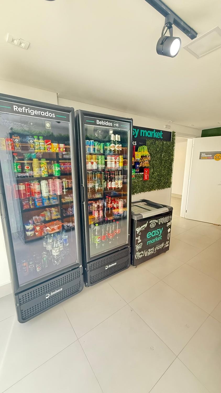 Studio novo e amplo no Centro com ar e home office Apartment in Curitiba