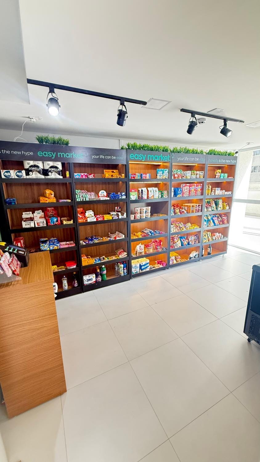 Studio novo e amplo no Centro com ar e home office Apartment in Curitiba