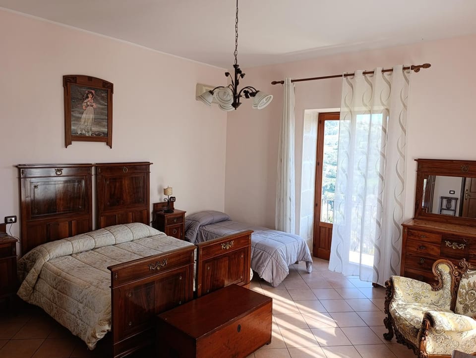 Photo of the whole room, Bedroom