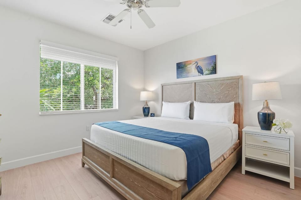 #521 - Spectacular Golf Views- Renovated -Sleeps 6 House in Lely Resort
