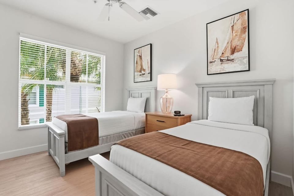 #521 - Spectacular Golf Views- Renovated -Sleeps 6 House in Lely Resort