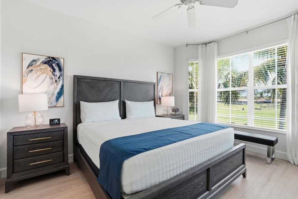 #521 - Spectacular Golf Views- Renovated -Sleeps 6 House in Lely Resort