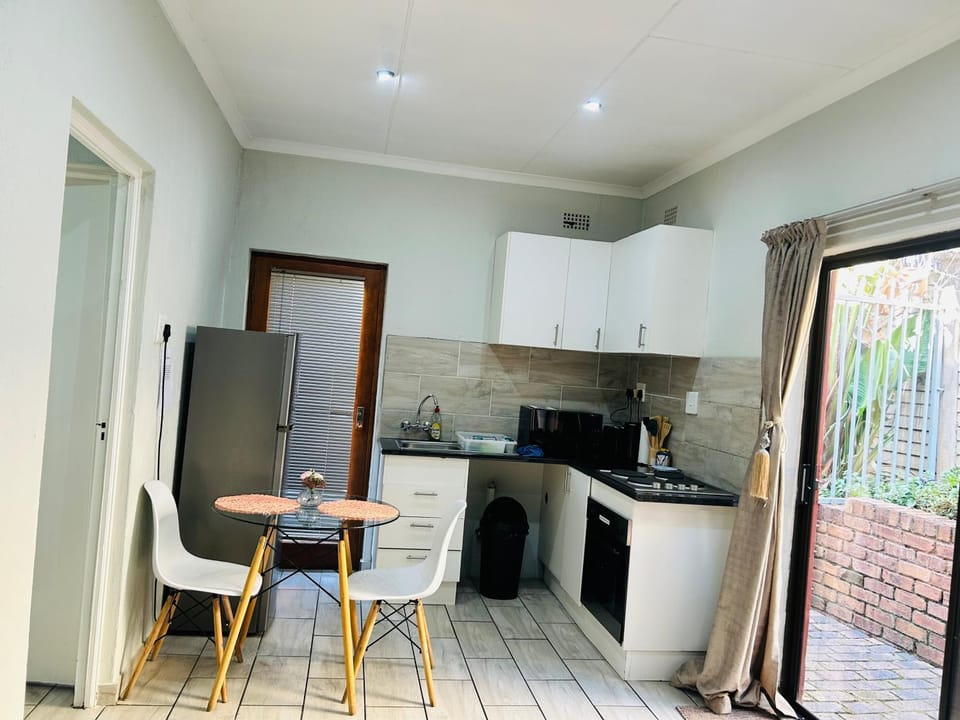 Cozy Private Guest Wing in Boskruin Randburg Apartment in Randburg