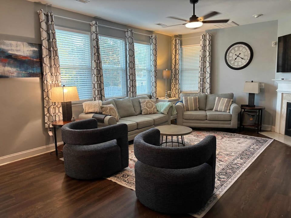 5BR Upscale Getaway - Near Greenville House in Simpsonville