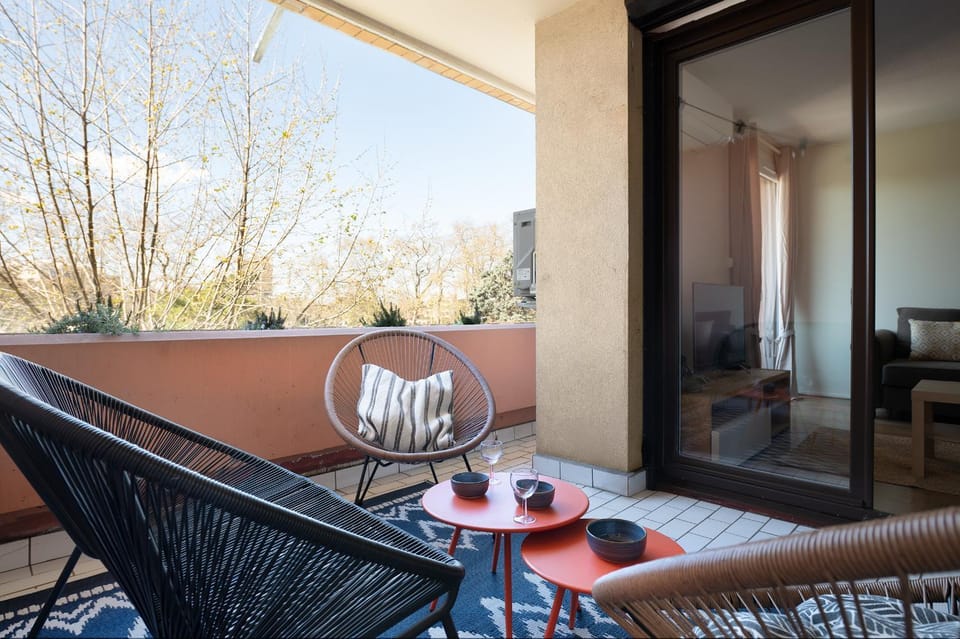 Patio, Bird's eye view, River view