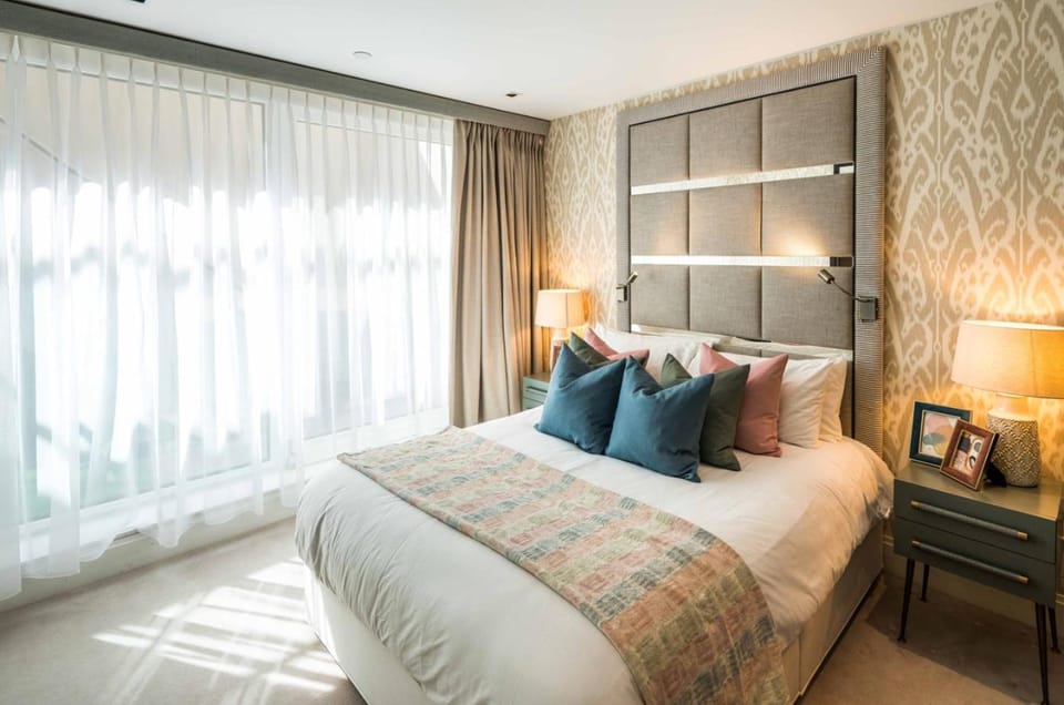 Luxury 2 bed at KensingtonHighStreet Apartment in City of Westminster