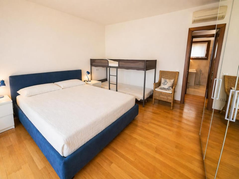 Bed, Bedroom, bunk bed