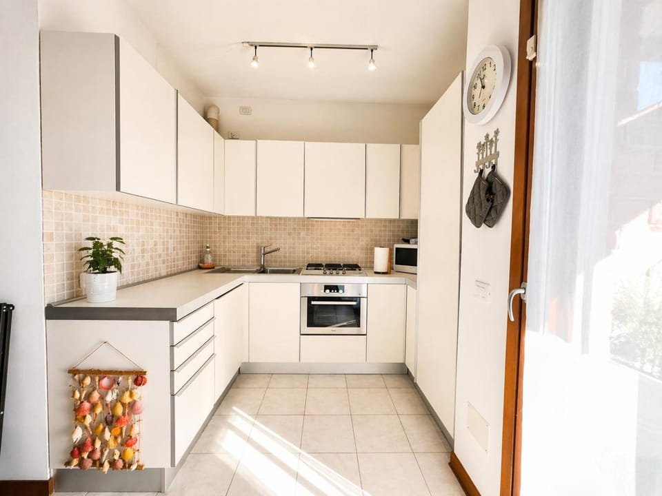 Kitchen or kitchenette, kitchen