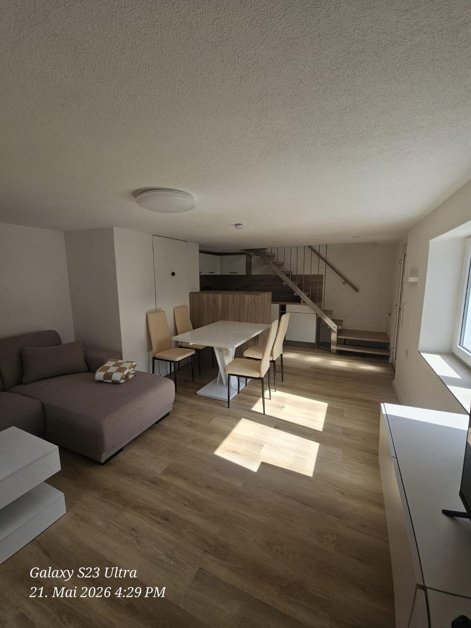 Living room, Dining area, kitchen