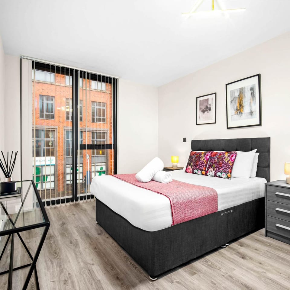 Property building, Bed, Photo of the whole room, Bedroom