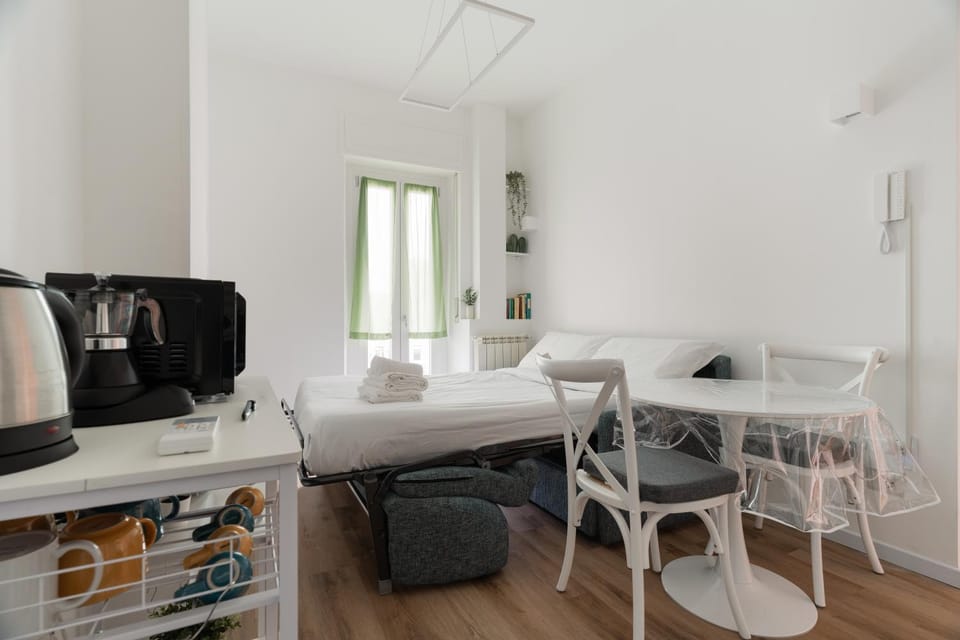 Night, Dining area