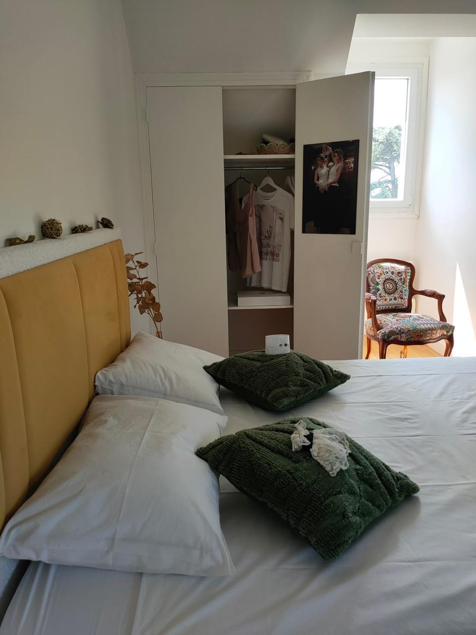 Bed, Decorative detail, VIP