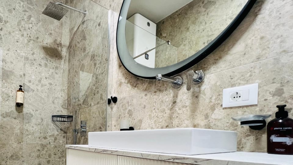 Shower, Bathroom, Bath, towels