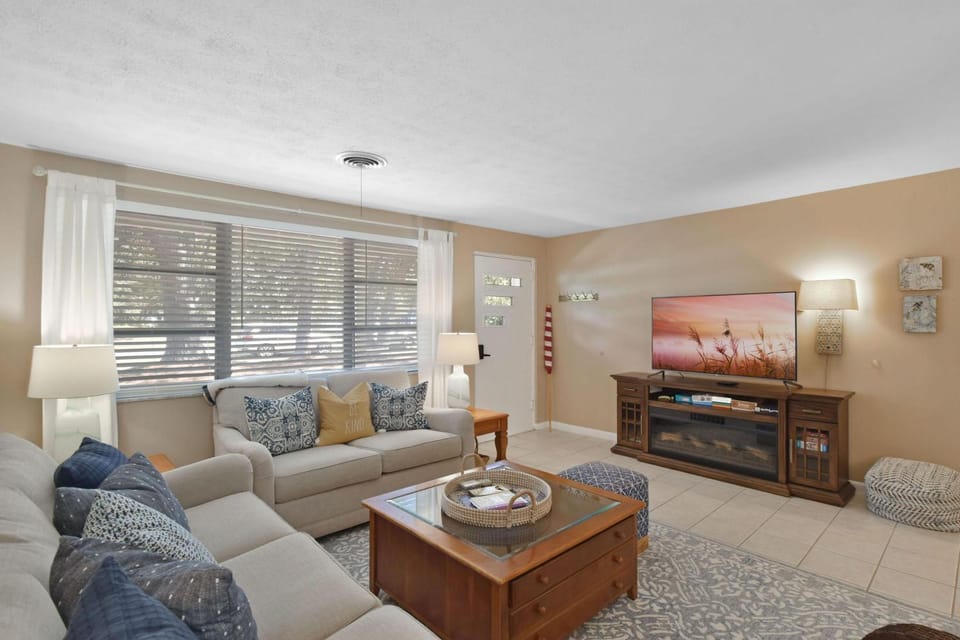 Beach Buzz House in Camden County