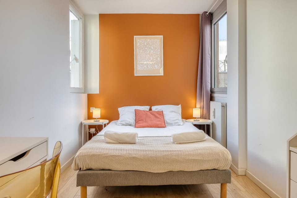 Bed, Bedroom, heating