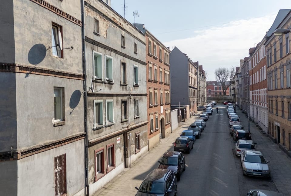 Neighbourhood, Street view