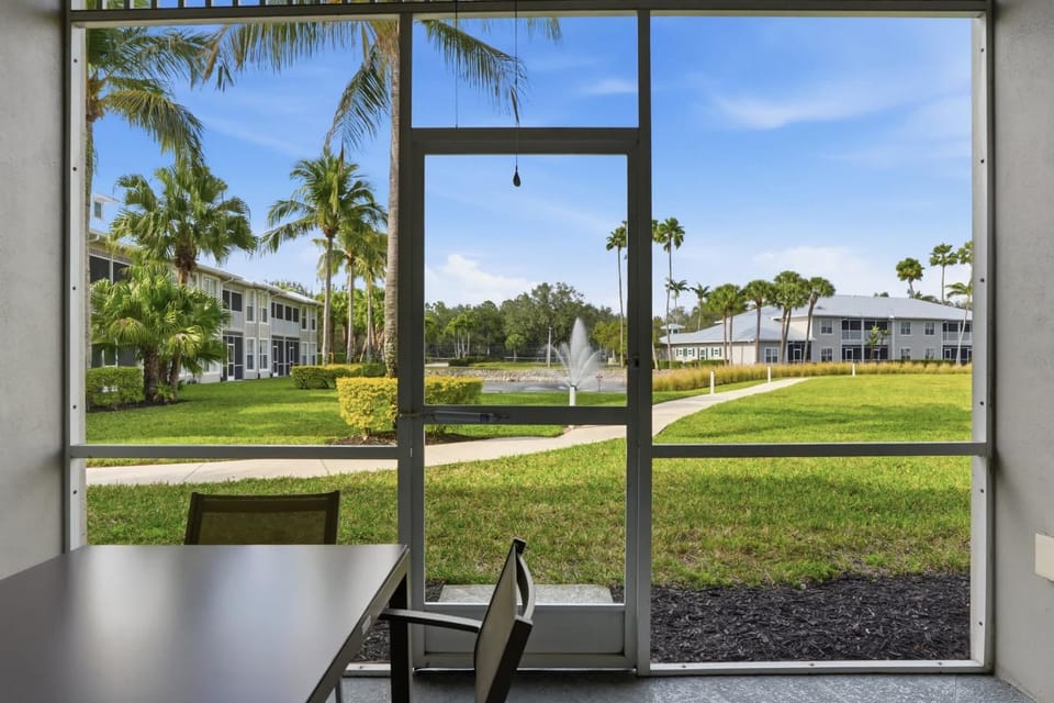#412 - Lake and Fountain Views -First Floor House in Lely Resort