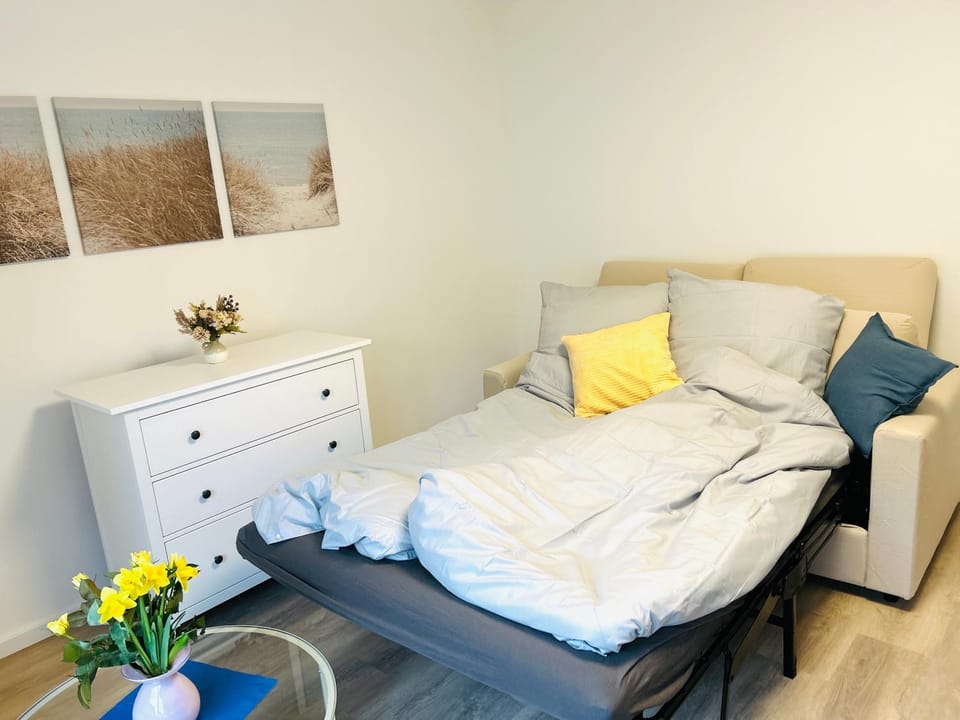 Seating area, Bedroom