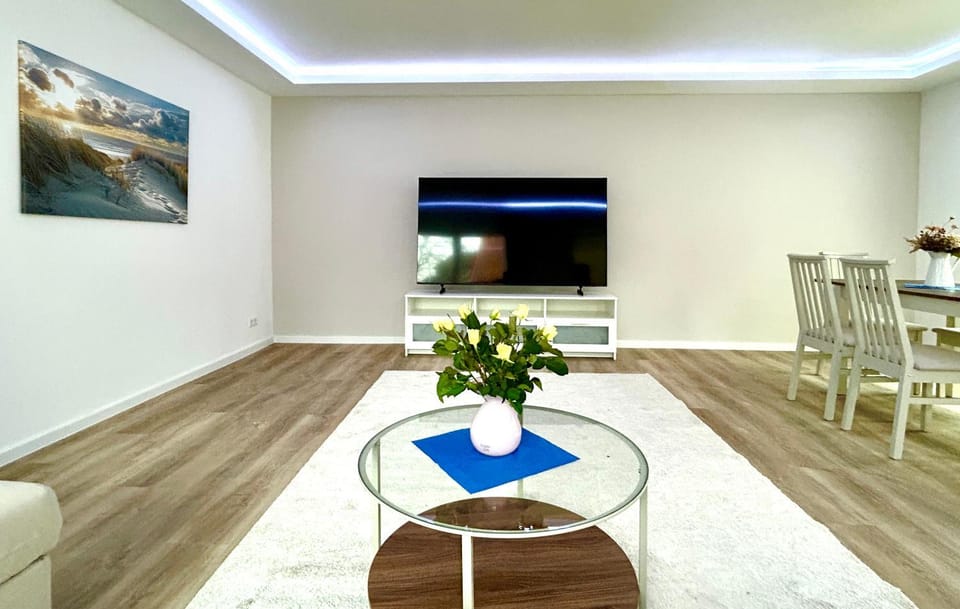 TV and multimedia, Living room, Dining area