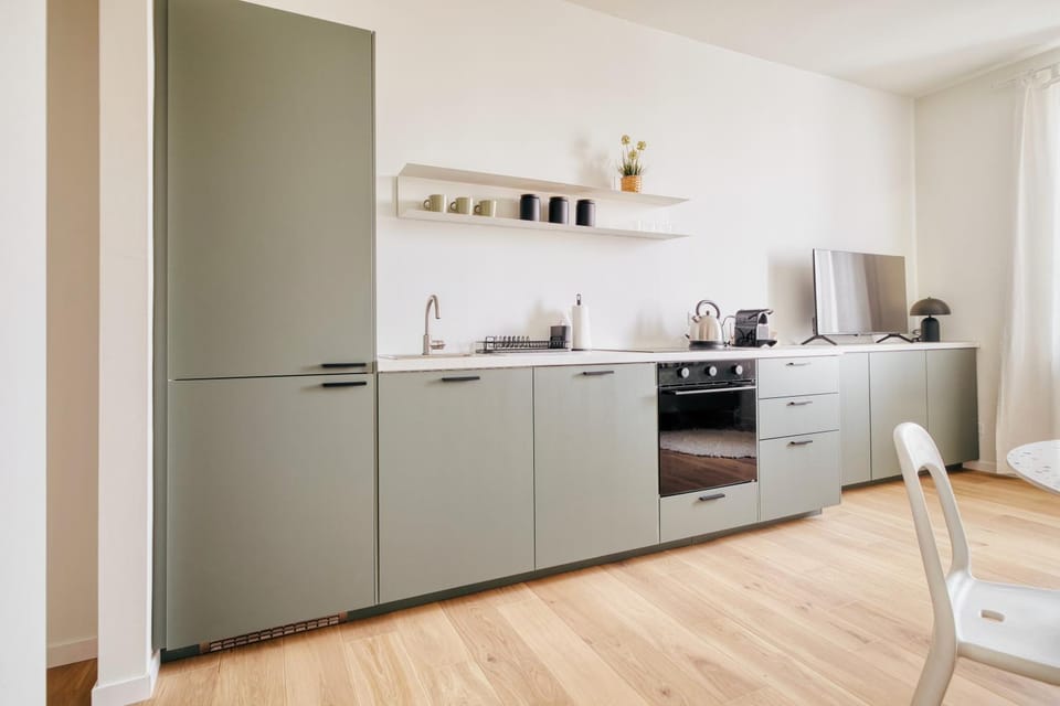 Kitchen or kitchenette, oven, stove