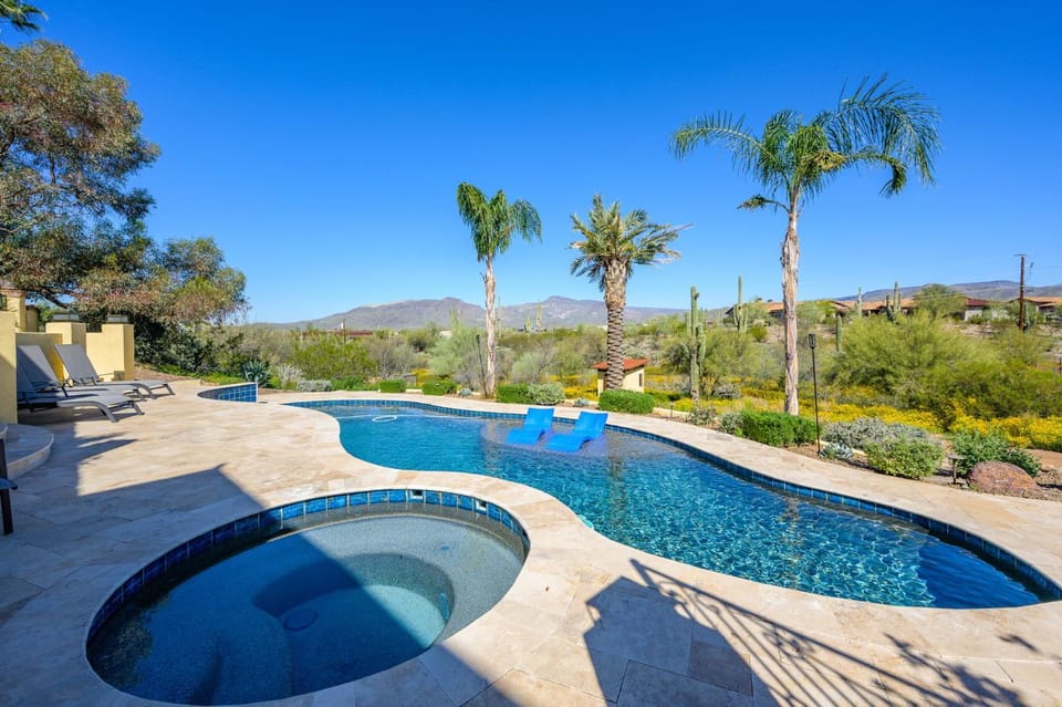 Pool view, Swimming pool, sunbed