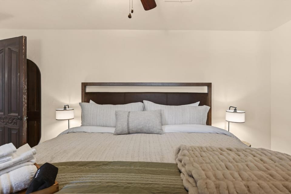 Bed, Bedroom