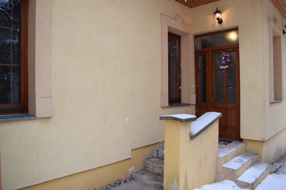 Facade/entrance, Winter